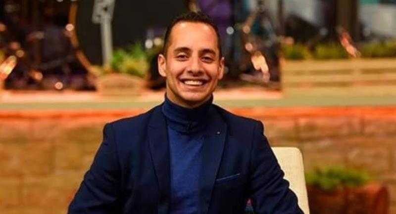 عمرو وهبة يحتفل بعيد ميلاده بطريقة كوميدية