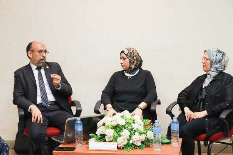 التمكين التكنولوجي للمرأة في مناقشات الصالون الثقافي بالغربية