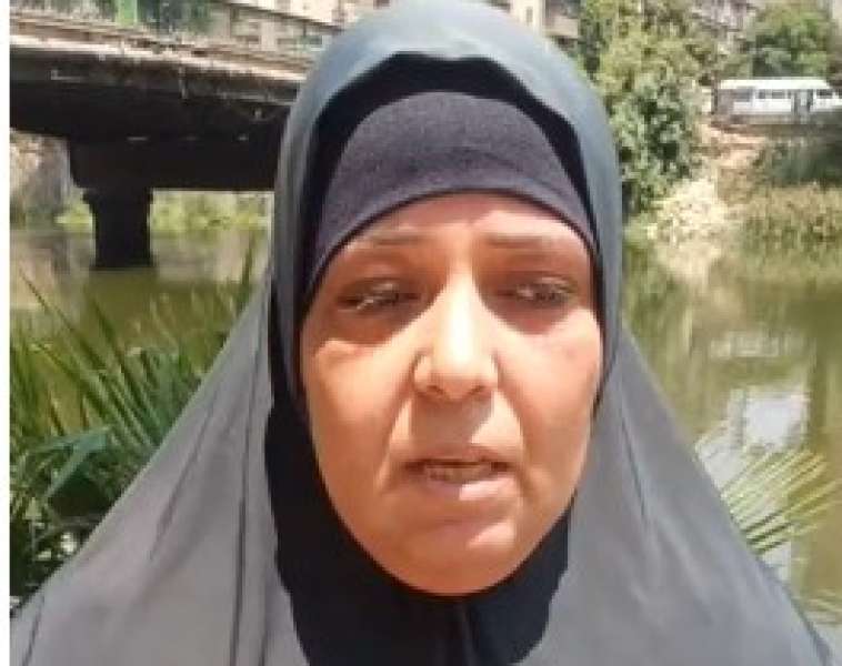  والدة الشاب