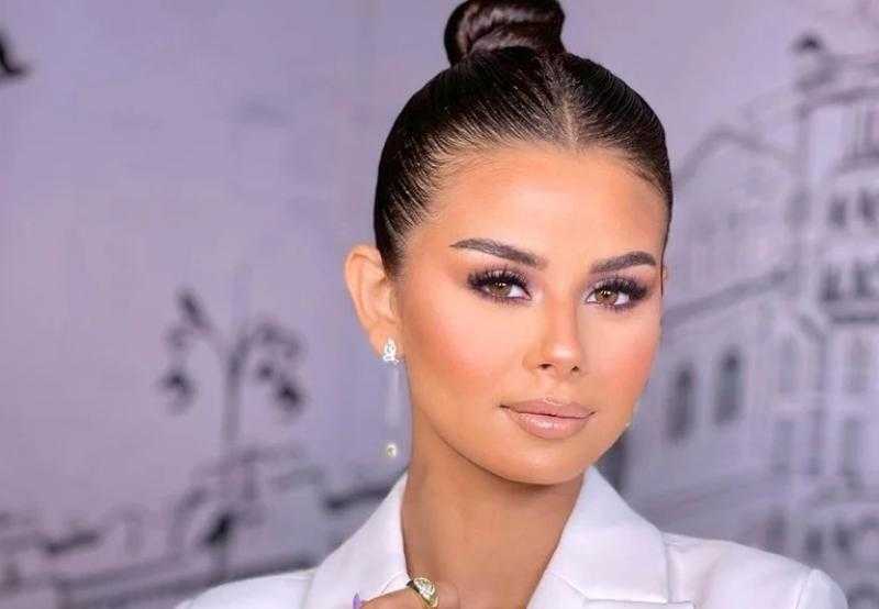 منة عرفة تخطف الأنظار بإطلالة جريئة