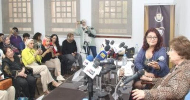 الفنانة الليبية خدوجة صبرى 