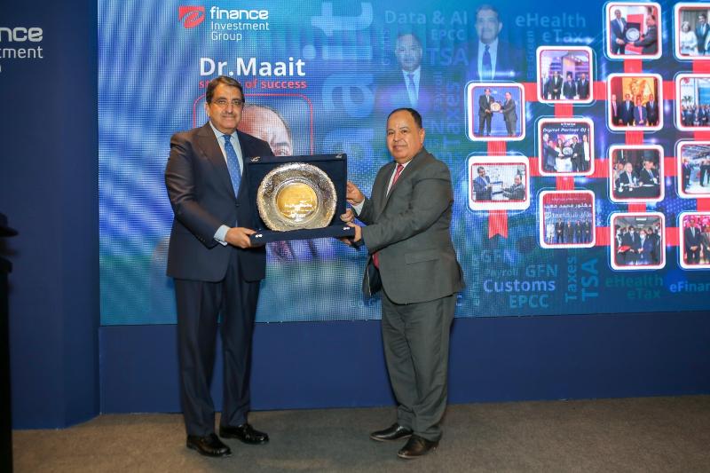 «إى. فاينانس» للاستثمارات المالية والرقمية تحتفي بـ«معيط» وزير المالية السابق