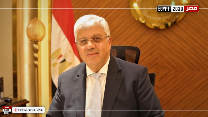 أيمن عاشور