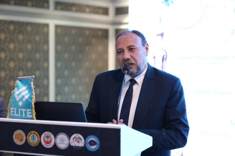  الدكتور محمد عبد المالك