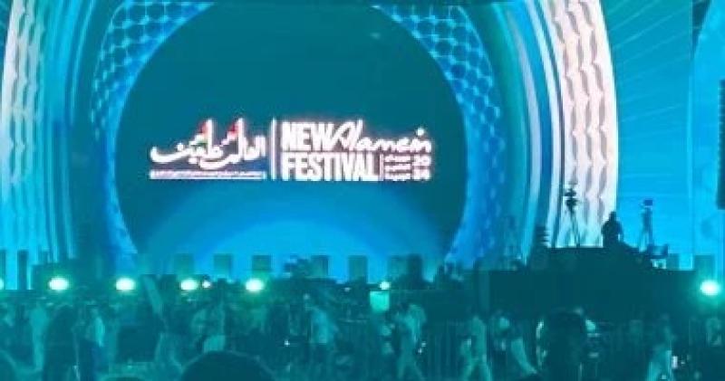 شاهد.. حفل عمرو دياب في مهرجان العلمين 2024 بث مباشر