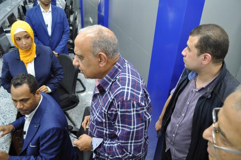 وزير الكهرباء يفتتح مركز خدمة العملاء بأسوان ويوجه بمتابعة زيادة الأحمال