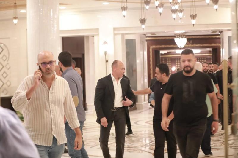 شاهد.. توافد نجوم الرياضة والفن علي عزاء صلاح حسني مدير الكرة السابق بالنادي الأهلي
