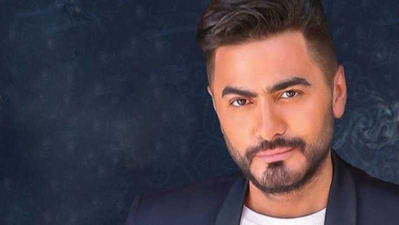 تامر حسني يرد على إشادة كريم عبد العزيز بحفلاته