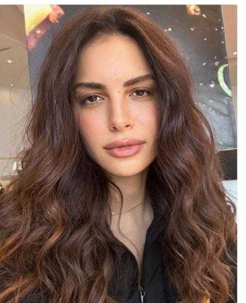 آمال ماهر تخطف الأنظار بإطلالة كاجوال