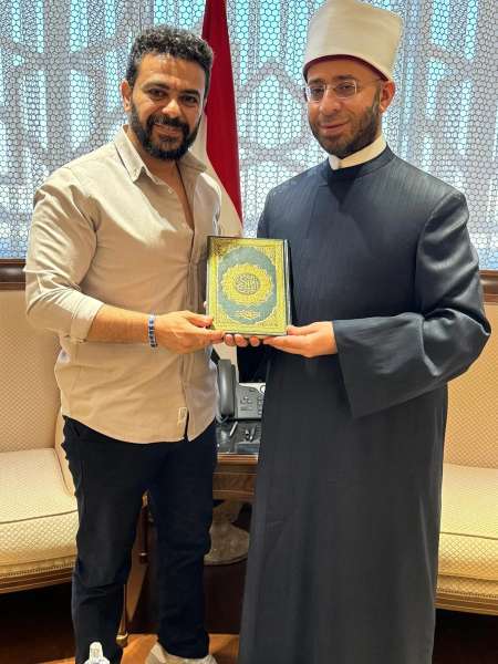  وزير الأوقاف والفنان كريم الحسيني