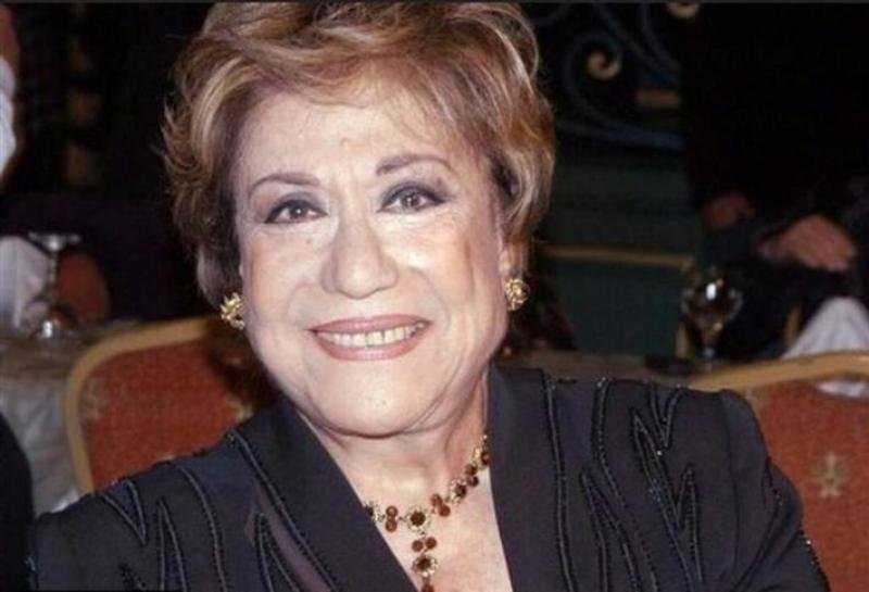 سميحة أيوب تعلن خليفتها على خشبة المسرح
