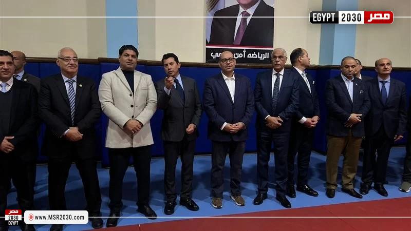 وزير الشباب والرياضه
