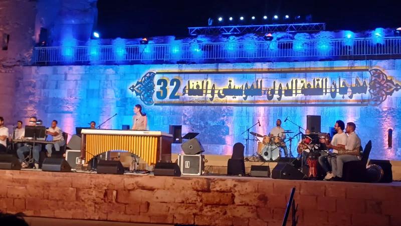 نسمة عبد العزيز تبهر جمهور مهرجان القلعة بعزف الماريمبا