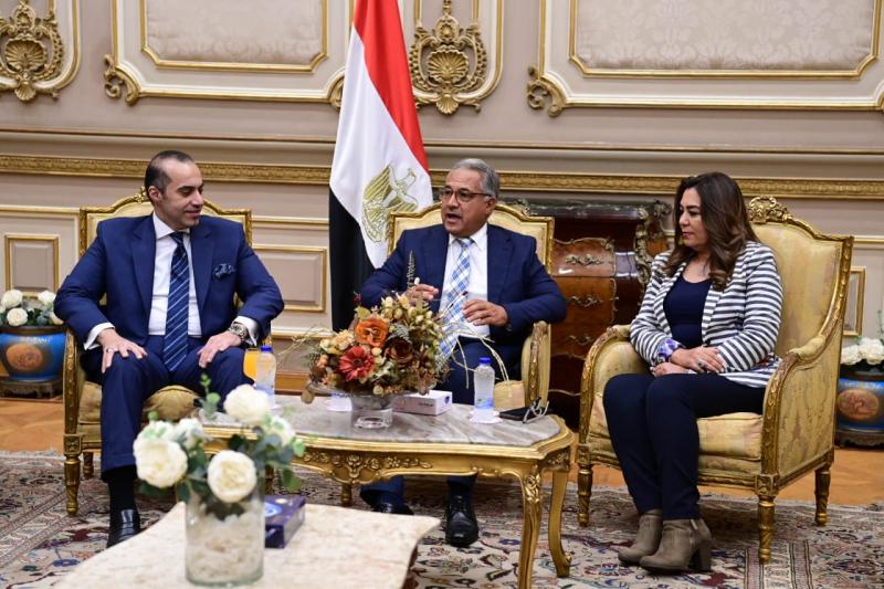 اجتماع رئيس لجنة الإدارة المحلية بمجلس النواب مع وزيري التنمية المحلية والمجالس النيابية