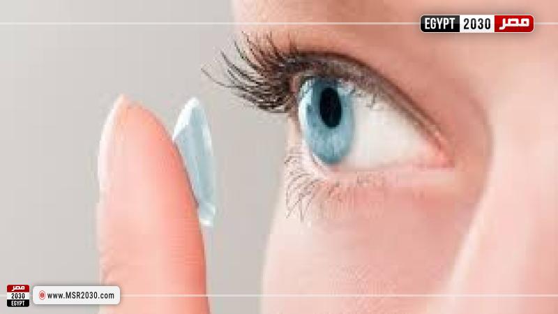 عدسات لاصقة
