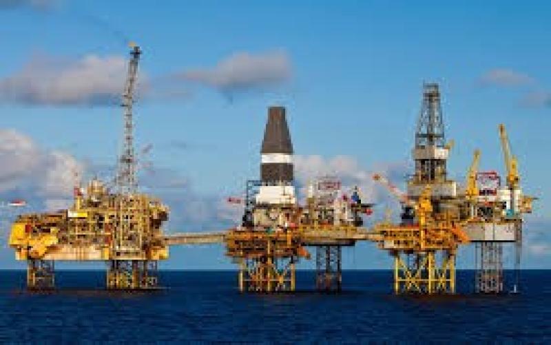 هيئة البترول تتوسع في مشروعات الطاقة الشمسية بآبار الإنتاج بديلًا للسولار