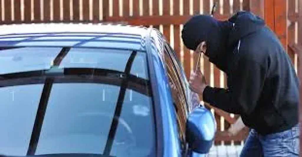 تجديد حبس عاطلين بتهمة سرقة السيارات في المرج