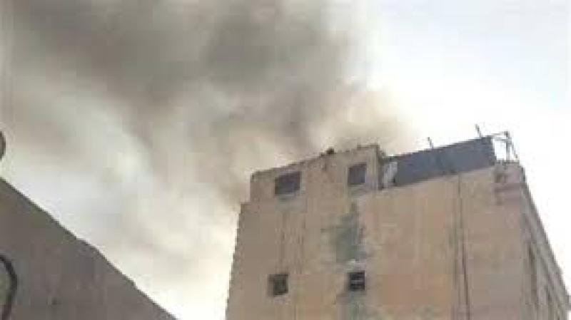 حريق عقار بجوار مسجد الحسين