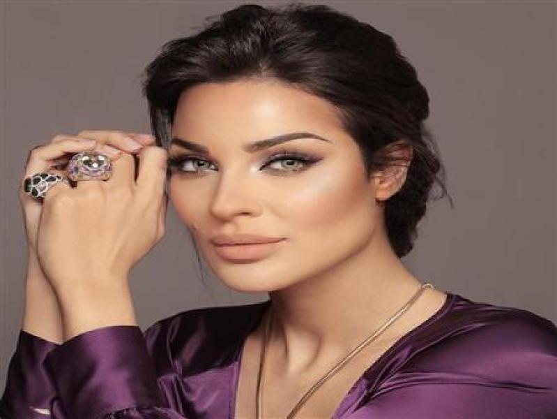 الفنانة نادين نسيب نجيم 