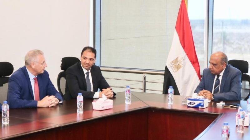 وزير الكهرباء يبحث مع «سيمنس» التعاون في مجالات تصنيع المهمات لخفض الفاقد ومنع السرقات