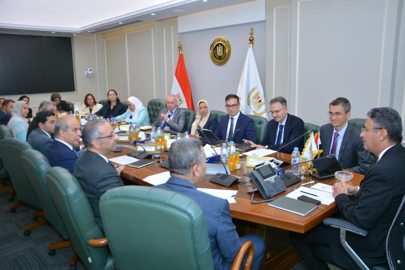 وزير التموين والتجارة الداخلية 
