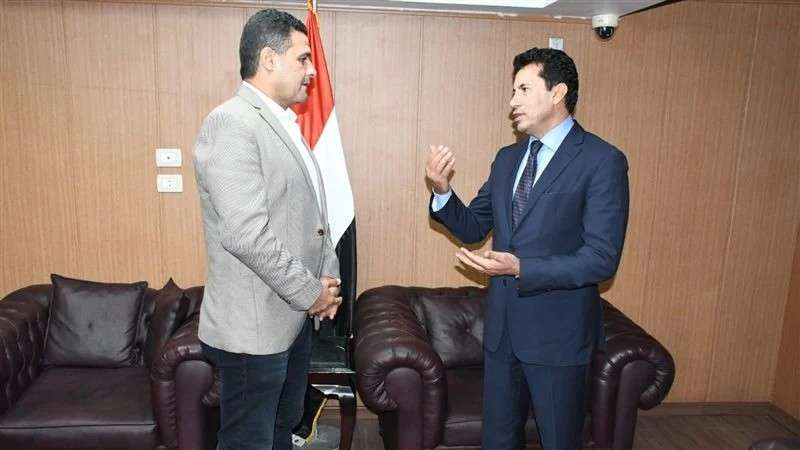 وزير الشباب والرياضة