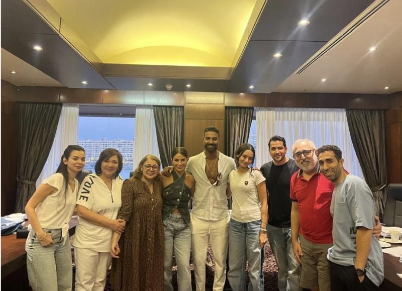 أبطال العمل 