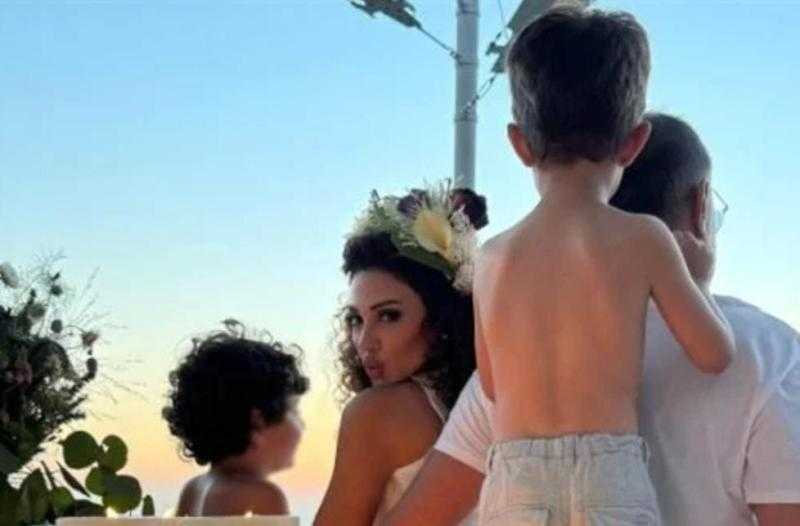 ميريام فارس تحتفل بعيد زواجها العاشر