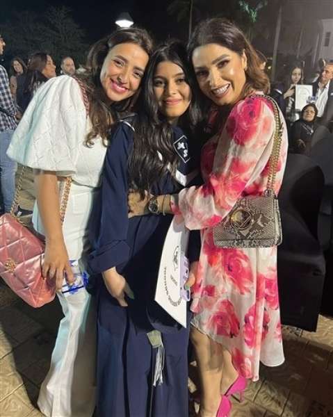 روجينا وابنتها