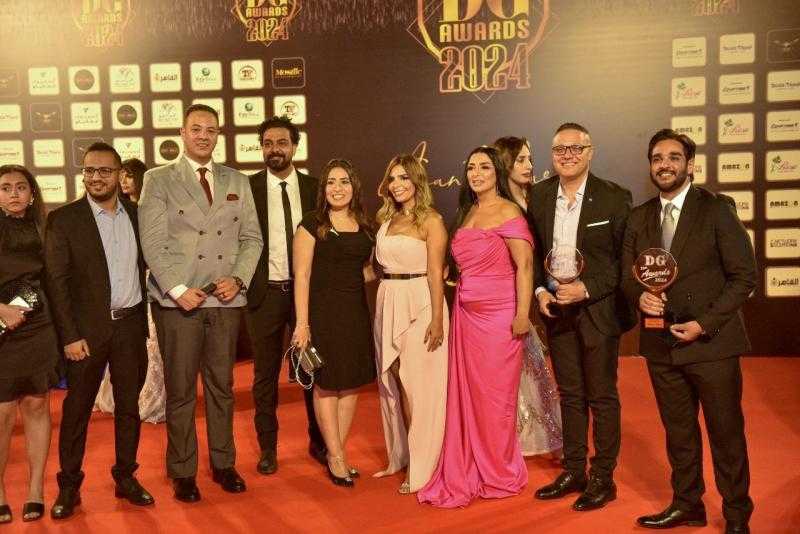 الراديو 9090 يتسلم جائزة أفضل إذاعة فى الشرق الأوسط من «دير جيست»