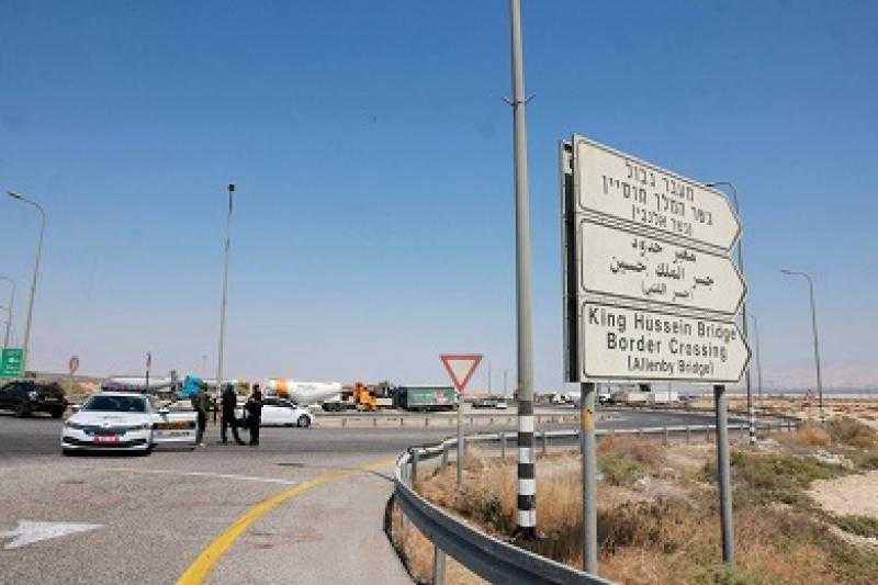 الأردن: إعادة فتح جسر الملك حسين غدا أمام المسافرين وإغلاقه أمام حركة الشحن