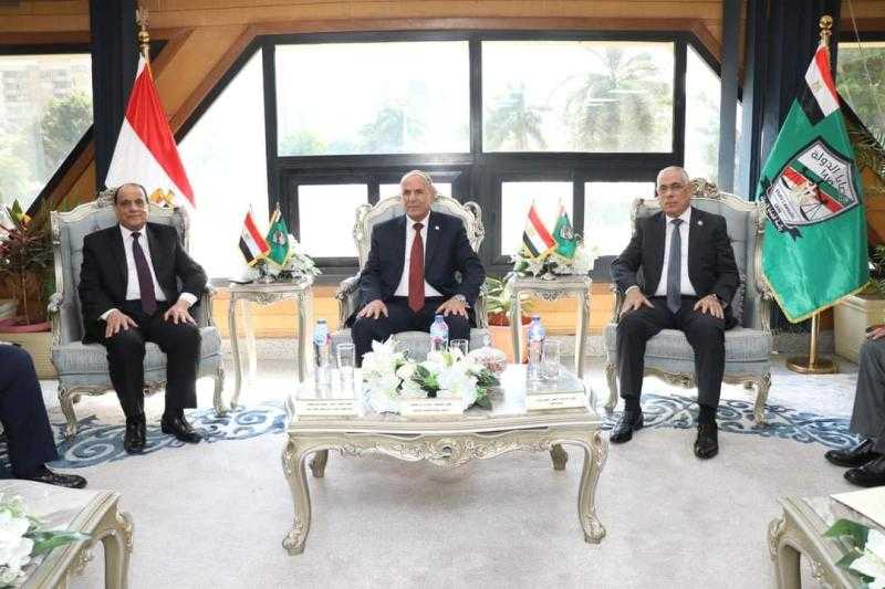 النائب العام ورئيس مجلس القضاء الأعلى يجريان زيارة لرئيس هيئة قضايا الدولة