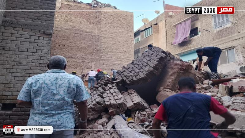 انهيار عقار