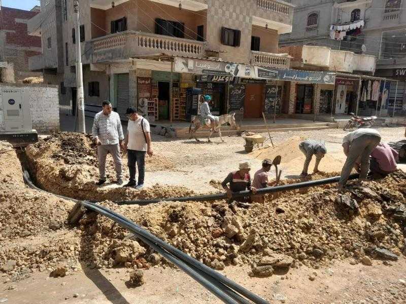 محافظ كفرالشيخ يتابع أعمال تركيب كابلات الفايبر بسيدي غازي