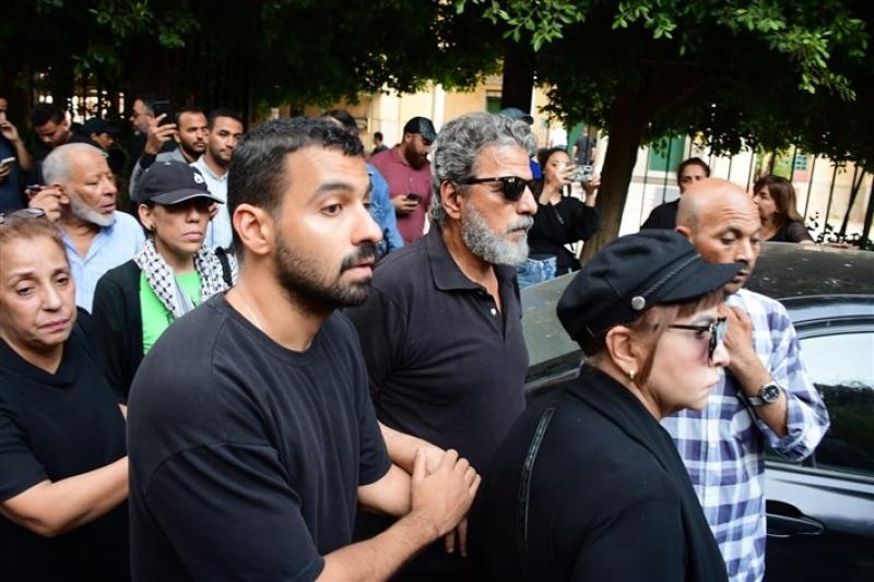 وداعًا ناهد رشدي.. فنانون وجمهور يشيعون جثمان بطلة لن أعيش في جلباب أبي