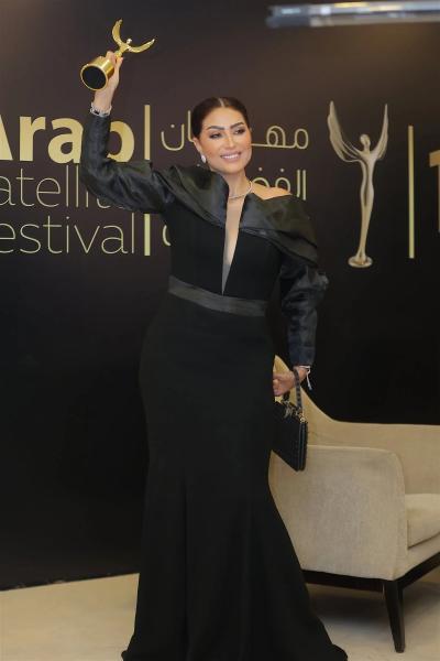 وفاء عامر تتوج بجائزة أفضل ممثلة دراما في مهرجان الفضائيات العربية 2024