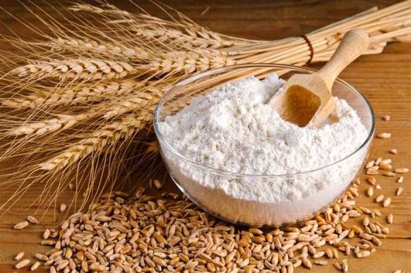 سعر الدقيق اليوم الإثنين عند التاجر.. الفاخر رايح لفين