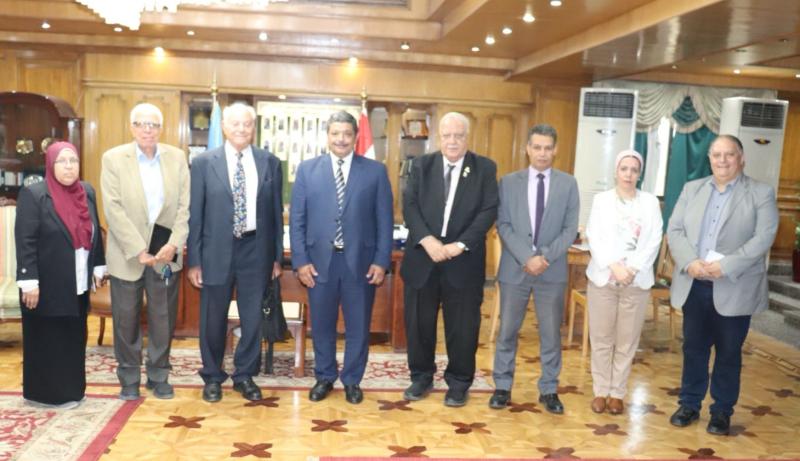 خلال الندوة