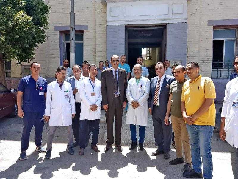 محافظ سوهاج يتفقد مؤسسة البنين لرعاية الأيتام بحي الكوثر ويتابع سير العمل بمستشفى أخميم المركزي