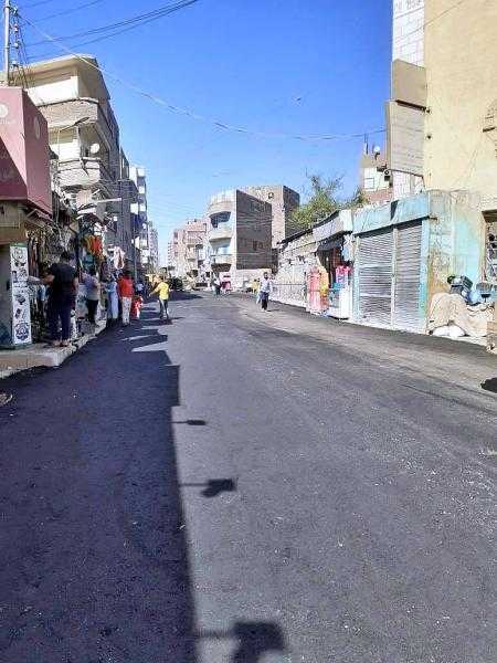 رصف شارعي فتحي طهطاوي والجهاد بطول 850 مترا بطهطا بسوهاج
