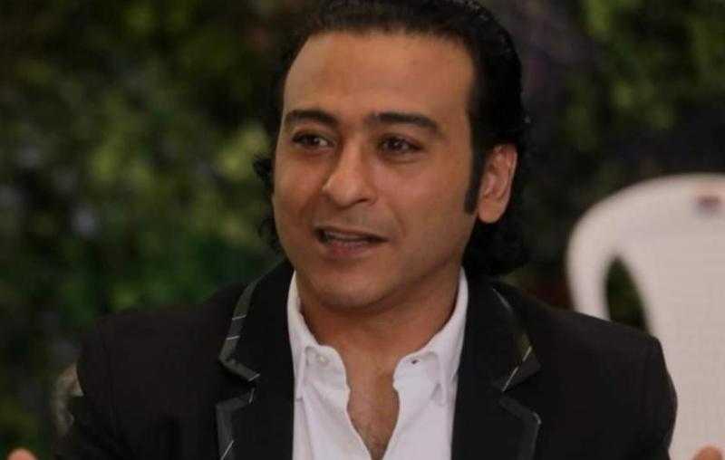 أحمد عزمي: ابحث عن فرصة للمشاركة في عمل فني
