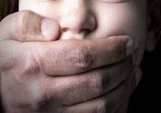 حبس العامل المتهم بالتعدى على طلاب بمدرسة شهيرة... حبس العامل المتهم بالتعدى على طلاب بمدرسة شهيرة بالإسكندرية