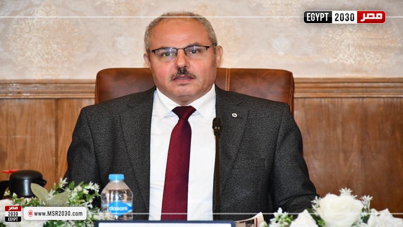 رئيس جامعة قناة السويس