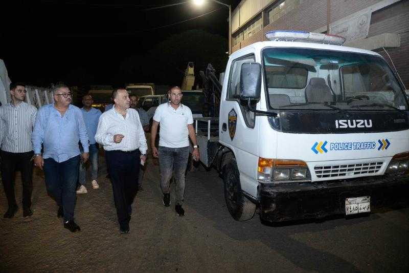 محافظ أسيوط يتفقد مركز صيانة السيارت والمعدات بمنقباد ويوجه بسرعة إصلاح المعدات لدخولها الخدمة والاستفادة منها