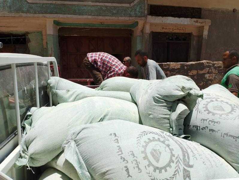محافظ أسيوط: ضبط 91 جوال دقيق وسماد ويوريا قبل بيعها في السوق السوداء بمركز البداري