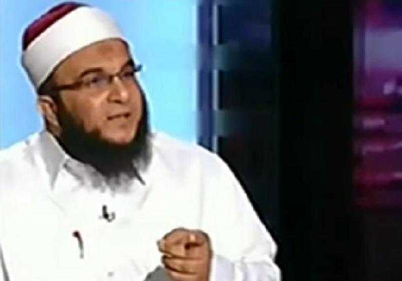 هل تناول الخمر حلال أم حرام غير وقت الصلاة.. مشادة على الهواء