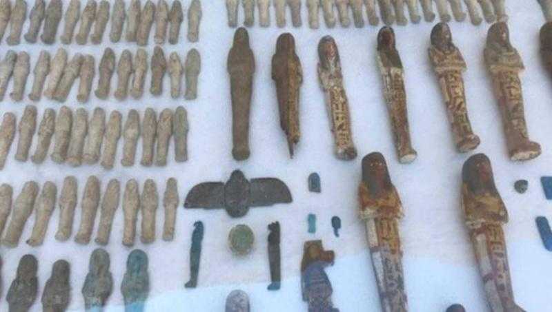 السجن 10 سنوات لعجوز بتهمة حيازة 404 قطعة أثرية في أسيوط