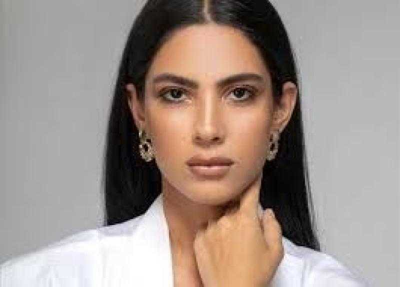 هدى المفتي تخطف الأنظار بإطلالة ناعمة