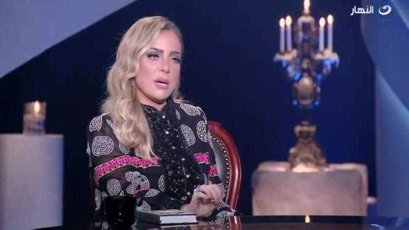 ريم البارودي تطلب الدعاء لوالدتها بعد تعرضها لحادث سير