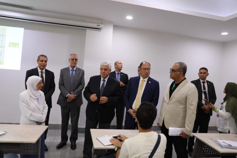 وزير التعليم العالي 